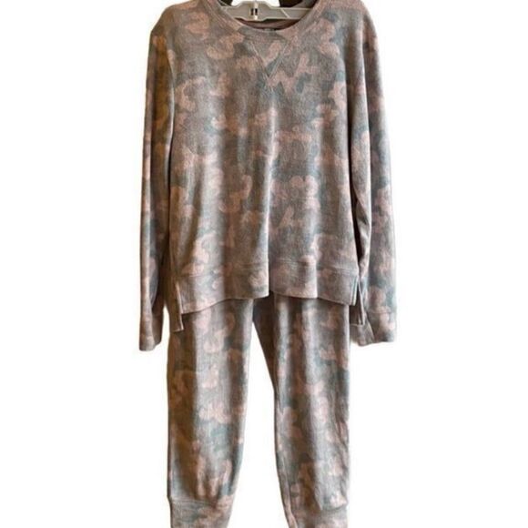fuzzy luxe NWT Jaclyn intimates, camo, two piece, Jagger sweatshirt, Large - Picture 2 of 5
